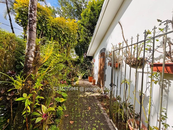 Forest Side, Curepipe — Propriété Tropicale Rare