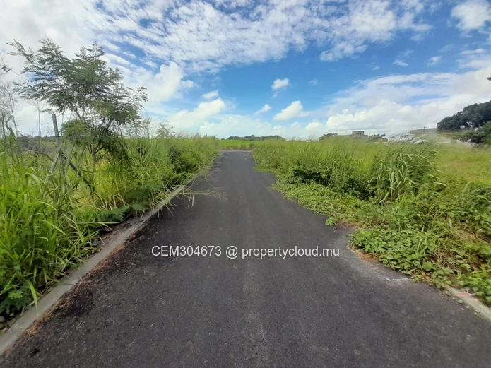 Land for Sale in St François, Calodyne – 7 Perches 