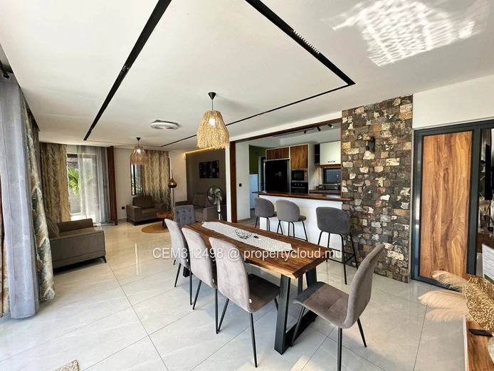 Exceptional Contemporary  4-bedroom Villa for sale in Grand-Baie — Vingt-Pieds