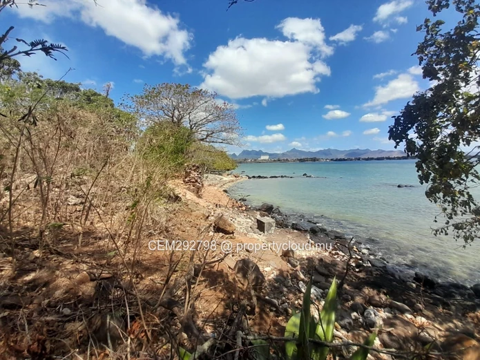 3 Arpents + 50 perches Beachfront Land For Sale – Balaclava