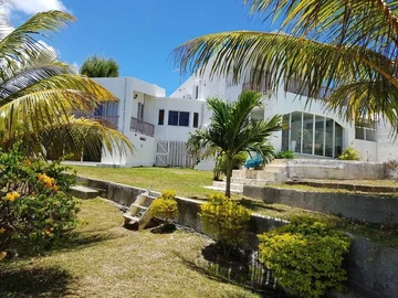 6 Bedroom House