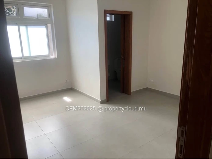 Modern & Secure Family Home For Sale In Rose Hill – Ideal For Extended Living