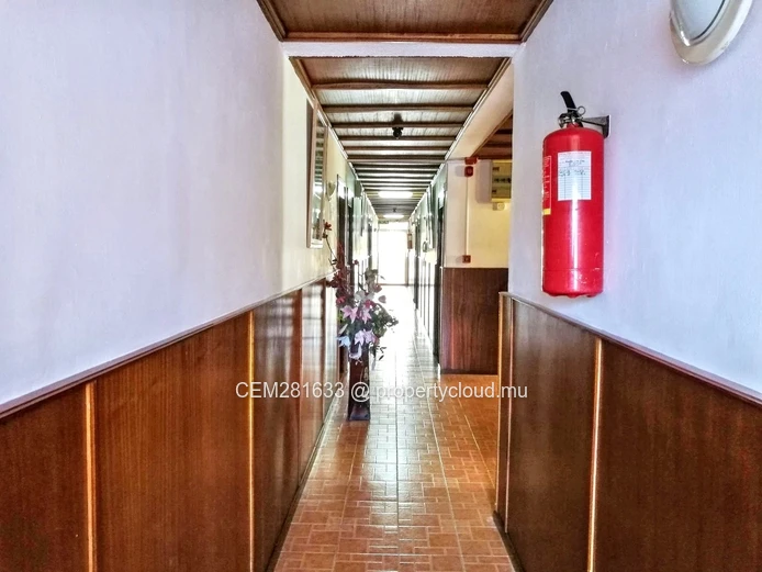Exceptional Investment Opportunity in Quatre Bornes: Luxurious Resort Hotel for Sale!