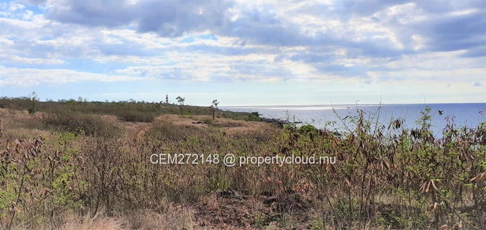  Residential Land for Sale – 100 Perche(s), Albion, West
