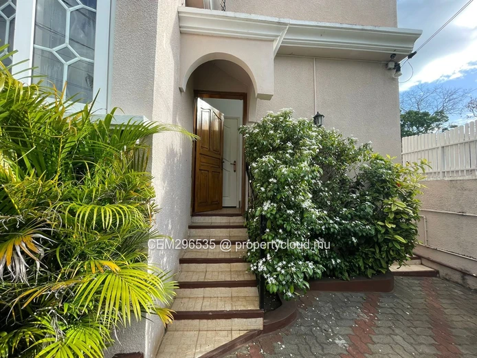 Villa de 6 chambres à vendre – Morcellement Jhuboo, Trou aux Biches