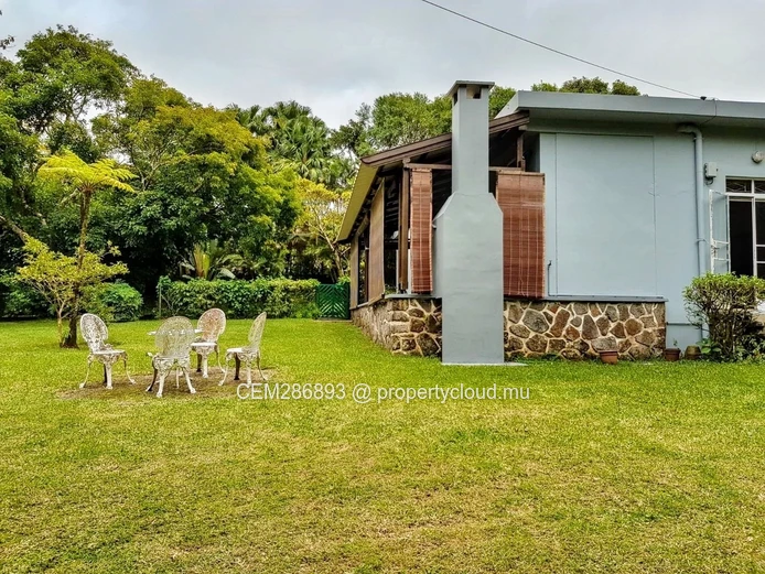 Large Land with Main House & Cottage for Sale - Curepipe