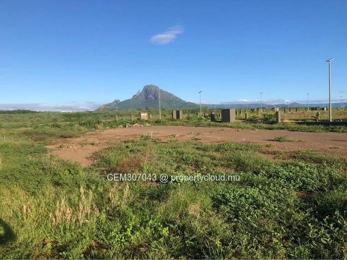 Residential Land for Sale – Oceanside, Flic en Flac | 8.92 Perches 