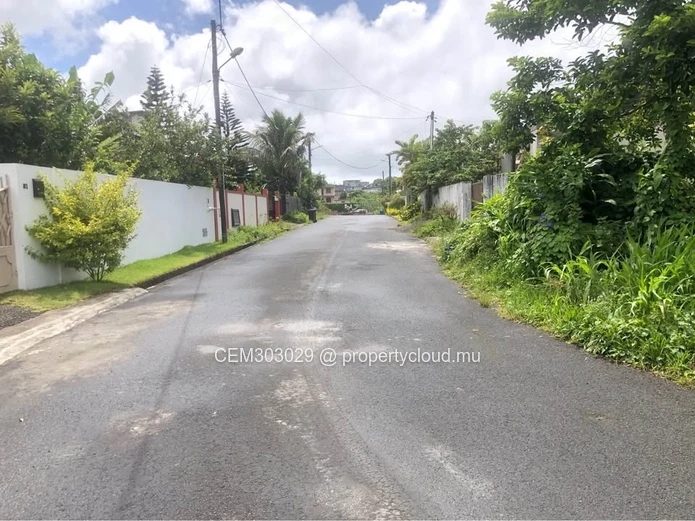 10.19 Perches Residential Land for Sale in Morc Riverland Camp Caval Curepipe