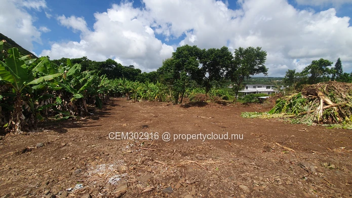 26.29 perches Freehold Residential Land for Sale at La Laura Peter Both