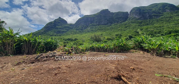 26.29 perches Freehold Residential Land for Sale at La Laura Peter Both