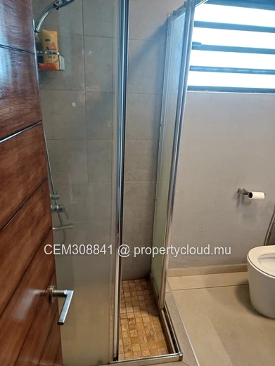 Furnished Studio for Rent – Ebène 
