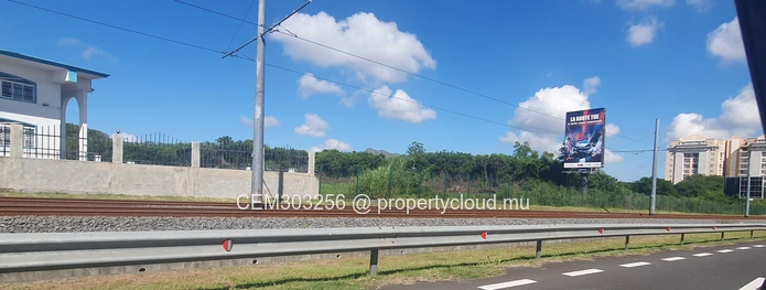 Terrain commercial à vendre – 44 Perches, Phoenix