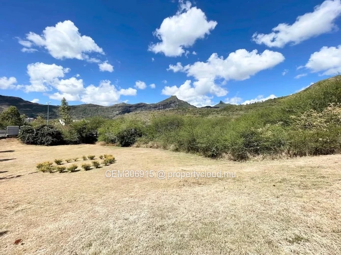 Residential Plots for Sale – Domaine St Louis, Pailles 