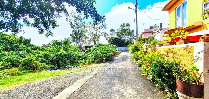 Stunning Residential Land for Sale in La Caverne – Start Your Dream Project Here!