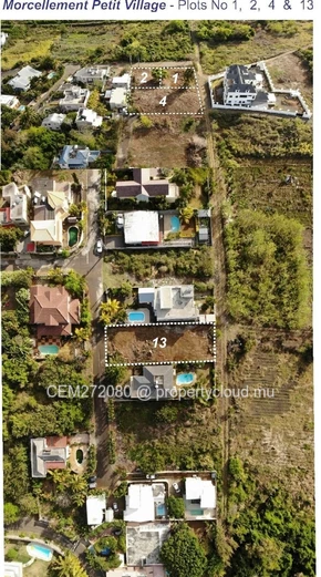 Residential Land for Sale – 395 Toise(s), St Antoine, North