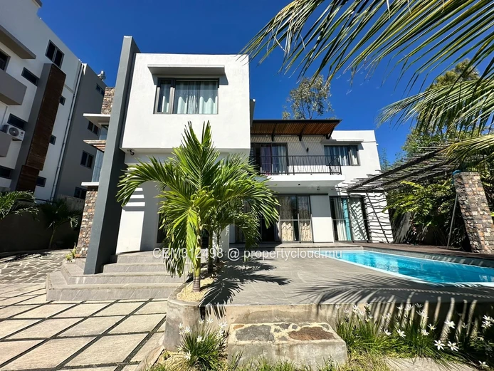 Exceptional Contemporary  4-bedroom Villa for sale in Grand-Baie — Vingt-Pieds