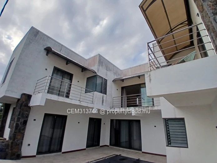  2 Chambres Appartement Meublé à Louer – Mont Choisy 