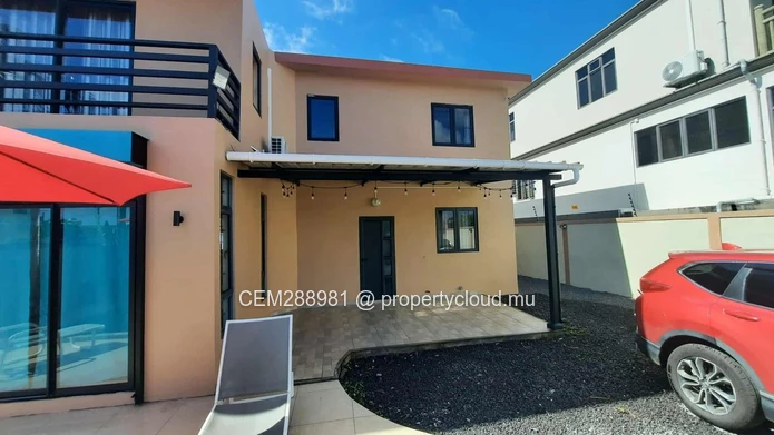 Elegant 4-Bedroom House With A Swimming Pool For Rent In Trou d’Eau Douce
