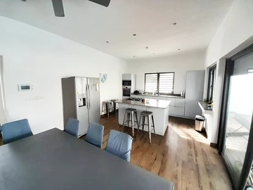 5 Bedroom Villa