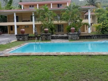 5 Bedroom Villa