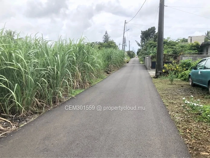 8.29 perches residential land for sale in Rivière du poste
