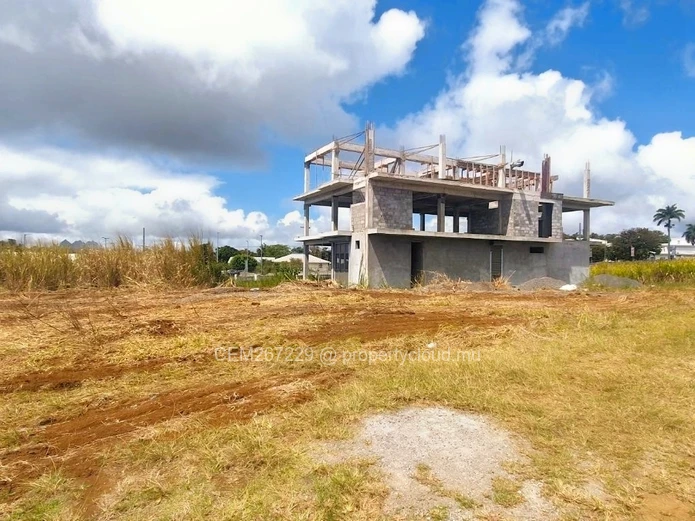 Prime residential land for sale in Sodnac, Quatre bornes